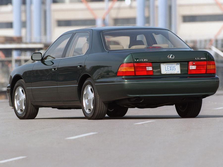  Lexus LS400 1997 года  (фото 12 из 16)